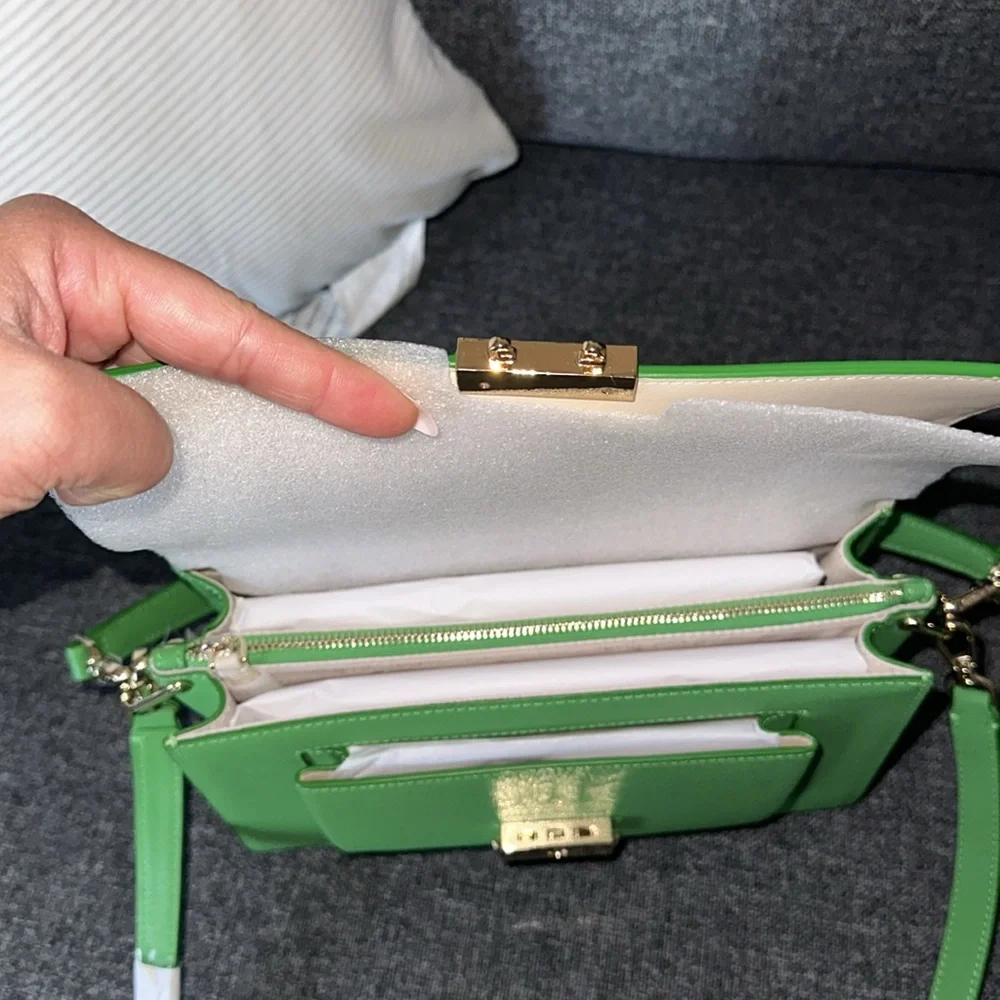 Kate Spade Voyage Small Grain textured Shoulder / Crossbody Bag💚